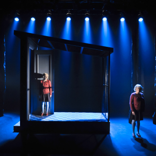 Dans ma maison de papier, j'ai des poèmes sur le feu - Crédits: Yanick Macdonald